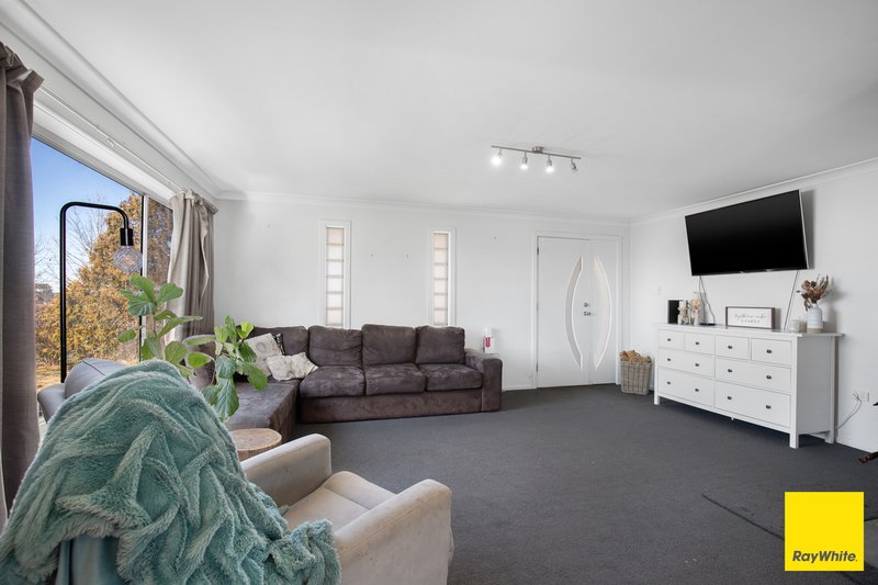 Photo - 5 Johnson Avenue, Armidale NSW 2350 - Image 3