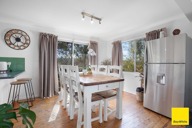 Photo - 5 Johnson Avenue, Armidale NSW 2350 - Image 4
