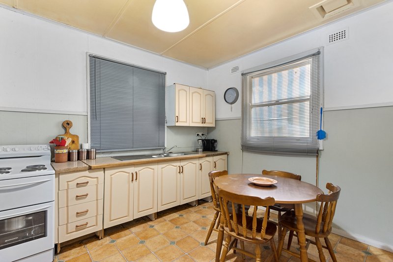 Photo - 5 Johnson Street, Port Wakefield SA 5550 - Image 3