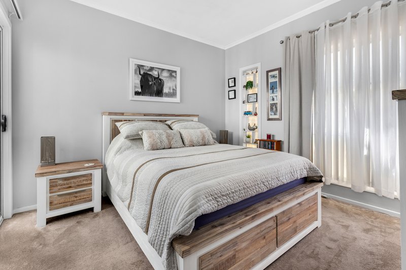 Photo - 5 Jonas Street, Munno Para SA 5115 - Image 5