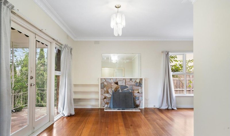 Photo - 5 June Avenue, Balwyn North VIC 3104 - Image 3