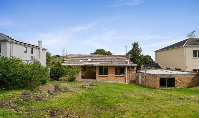 Photo - 5 June Avenue, Balwyn North VIC 3104 - Image 8