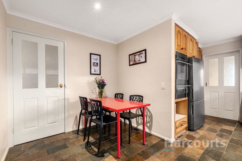 Photo - 5 Kaisman Square, Wantirna VIC 3152 - Image 3