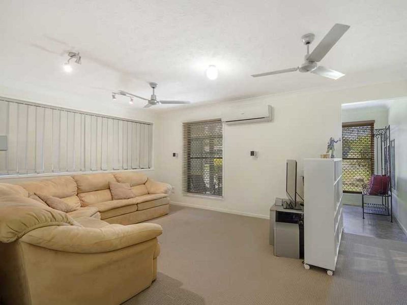 Photo - 5 Kalbari Court, Worongary QLD 4213 - Image 7