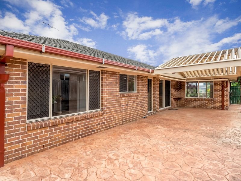 Photo - 5 Kalbarri Rise, Regents Park QLD 4118 - Image 13