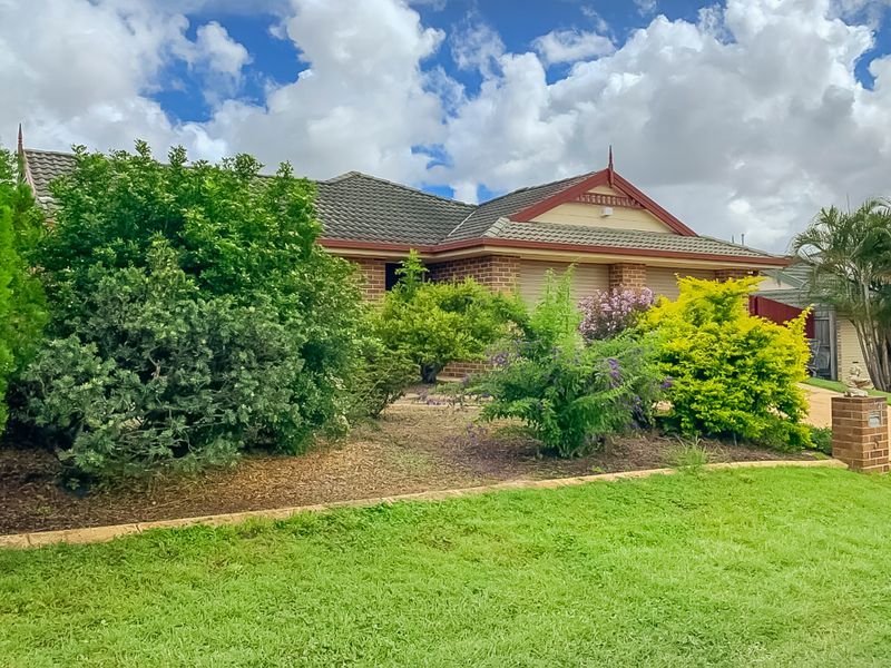 Photo - 5 Kalbarri Rise, Regents Park QLD 4118 - Image 16