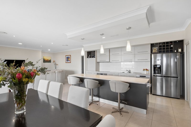 Photo - 5 Kalimna Drive, Highfields QLD 4352 - Image 2