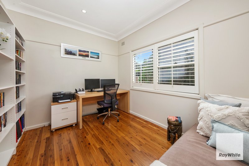 Photo - 5 Kalkada Avenue, Gymea Bay NSW 2227 - Image 8