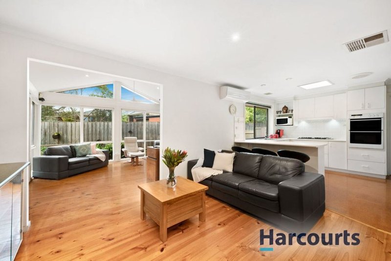 Photo - 5 Kara Court, Wantirna VIC 3152 - Image 3