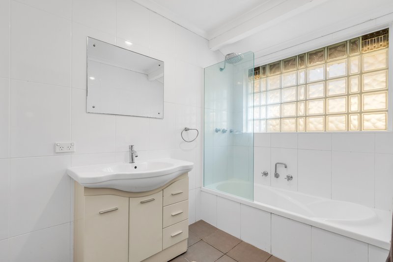 Photo - 5 Karinga Avenue, Craigmore SA 5114 - Image 14