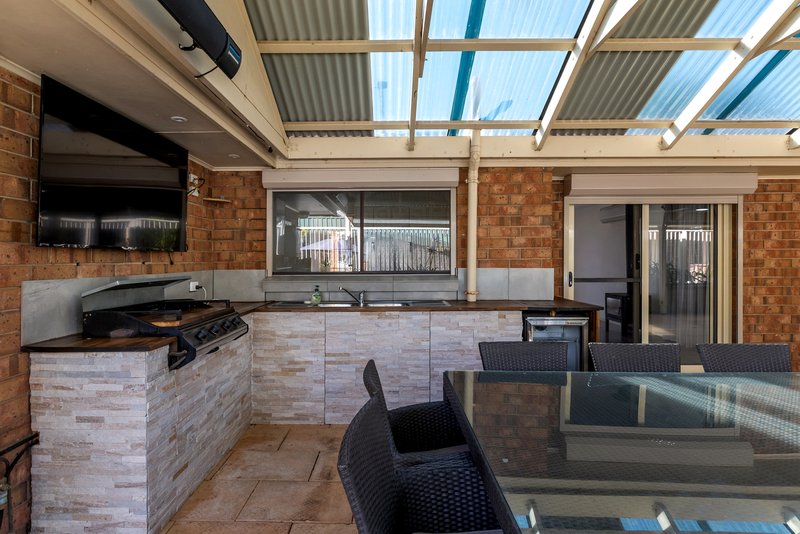 Photo - 5 Karinga Avenue, Craigmore SA 5114 - Image 15