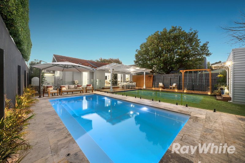 Photo - 5 Katrina Avenue, Murrumbeena VIC 3163 - Image 1