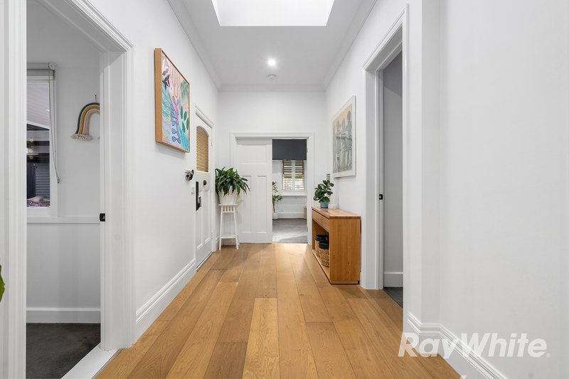 Photo - 5 Katrina Avenue, Murrumbeena VIC 3163 - Image 6