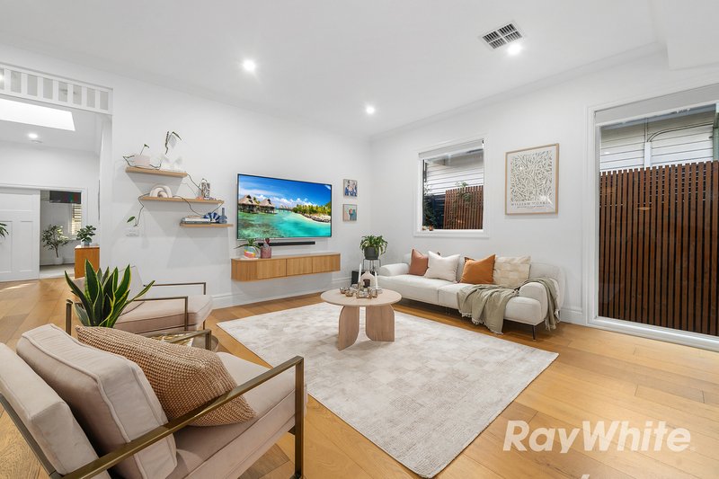 Photo - 5 Katrina Avenue, Murrumbeena VIC 3163 - Image 10