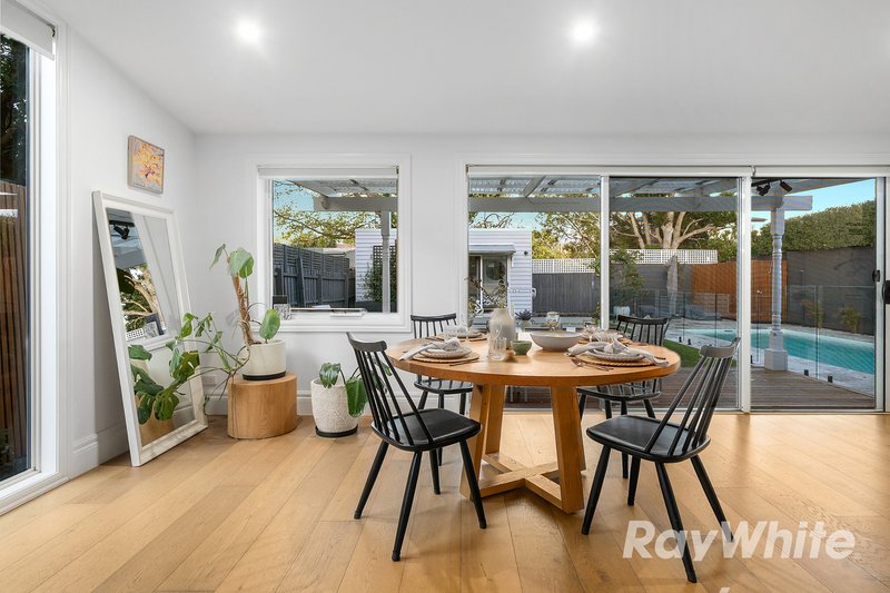 Photo - 5 Katrina Avenue, Murrumbeena VIC 3163 - Image 13