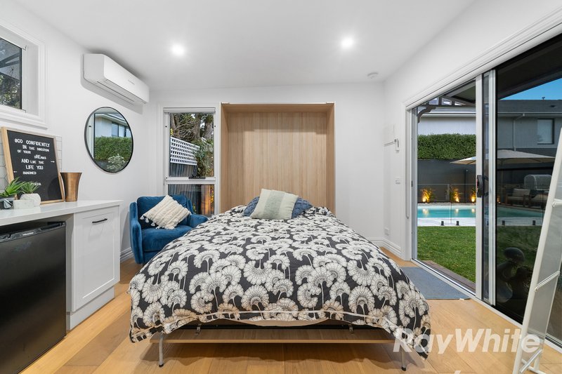 Photo - 5 Katrina Avenue, Murrumbeena VIC 3163 - Image 16