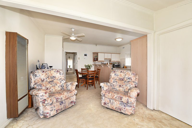 Photo - 5 Kaumple Street, Pascoe Vale VIC 3044 - Image 4