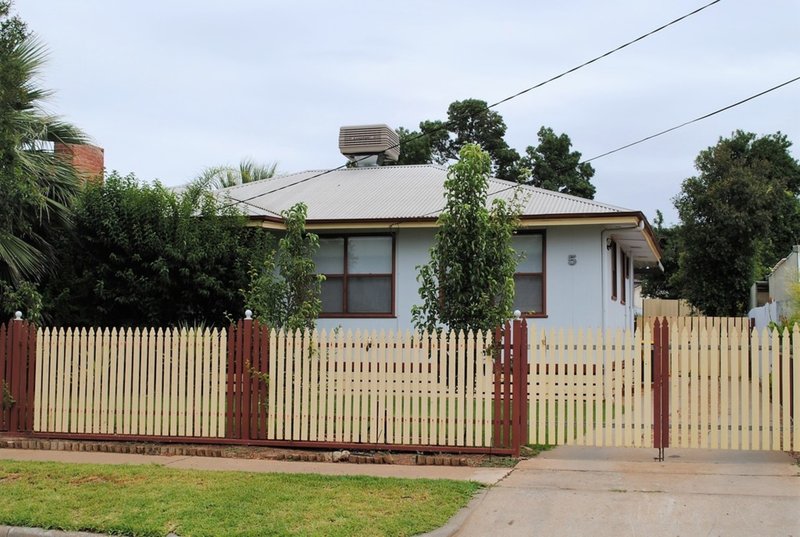 Photo - 5 Keam Crescent, Mildura VIC 3500 - Image 1