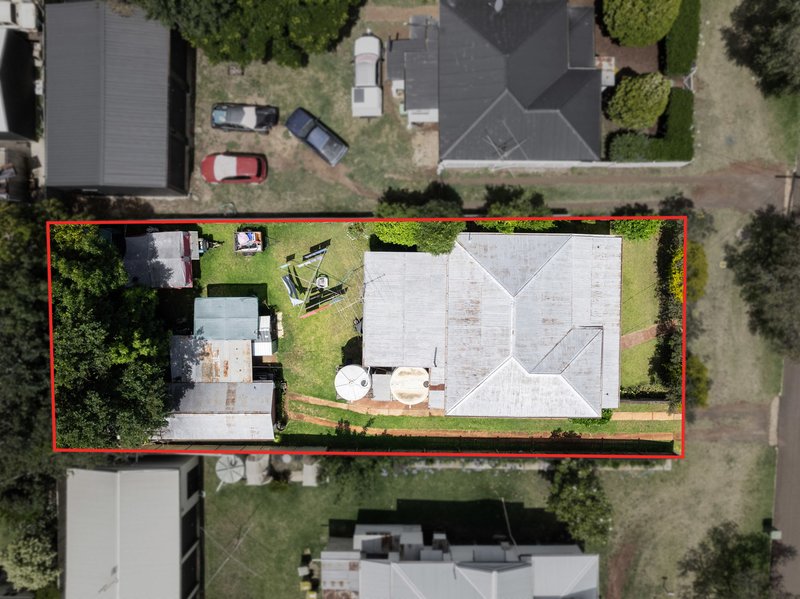 Photo - 5 Kelfield Street, North Toowoomba QLD 4350 - Image 9