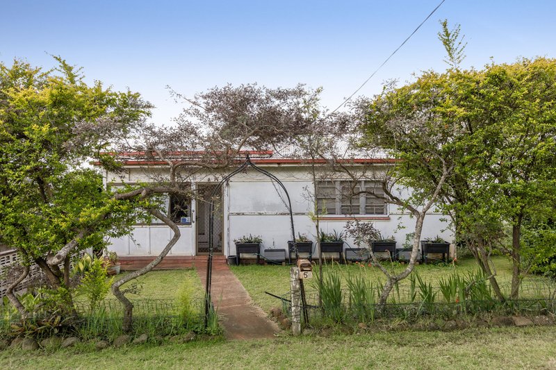 Photo - 5 Kelfield Street, North Toowoomba QLD 4350 - Image 10