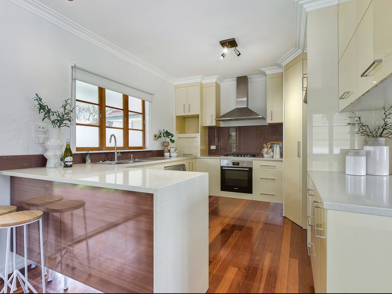 Photo - 5 Kembla Street, Wavell Heights QLD 4012 - Image 2