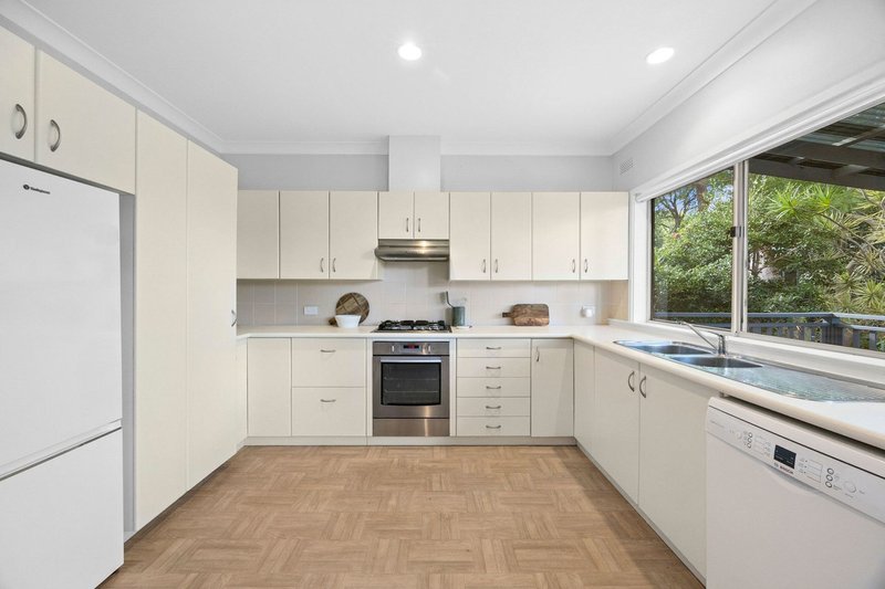 Photo - 5 Kendal Crescent, Wheeler Heights NSW 2097 - Image 4
