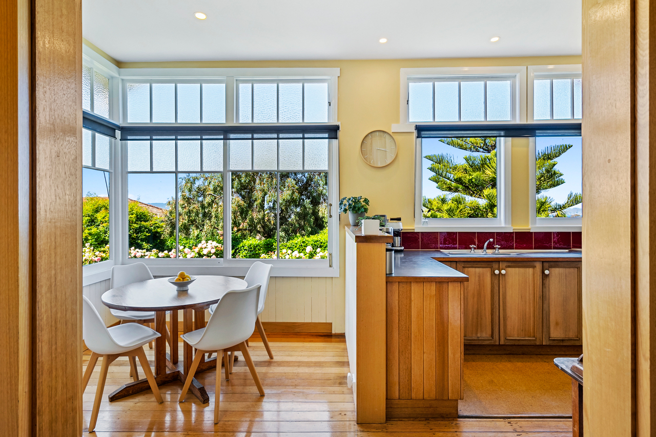 6-bedroom house at 5 Kendrick Court, Dynnyrne, TAS 7005, Hobart, Tasmania