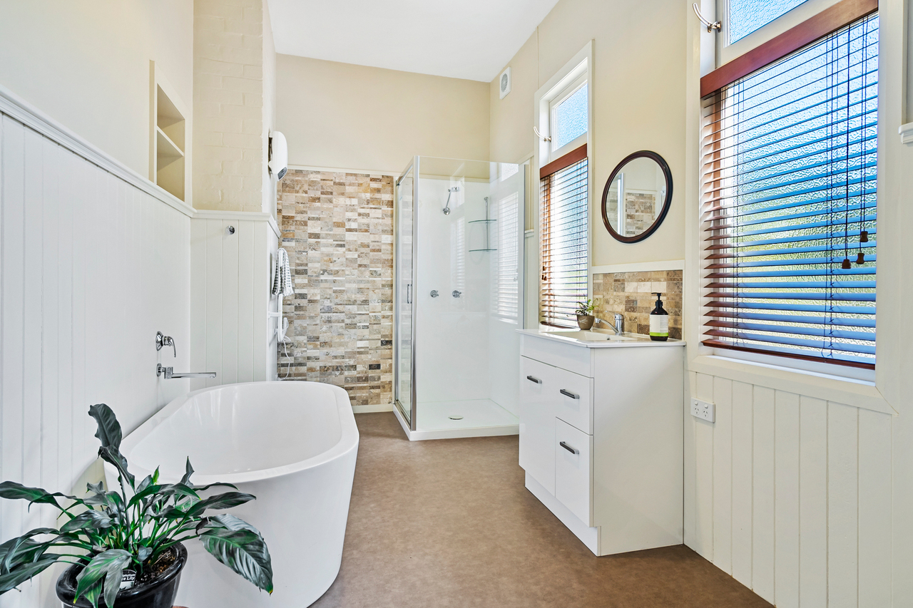 6-bedroom house at 5 Kendrick Court, Dynnyrne, TAS 7005, Hobart, Tasmania