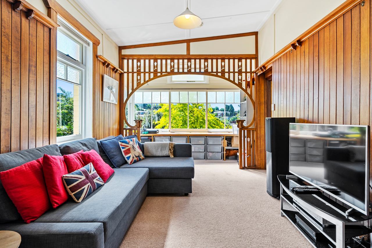 6-bedroom house at 5 Kendrick Court, Dynnyrne, TAS 7005, Hobart, Tasmania