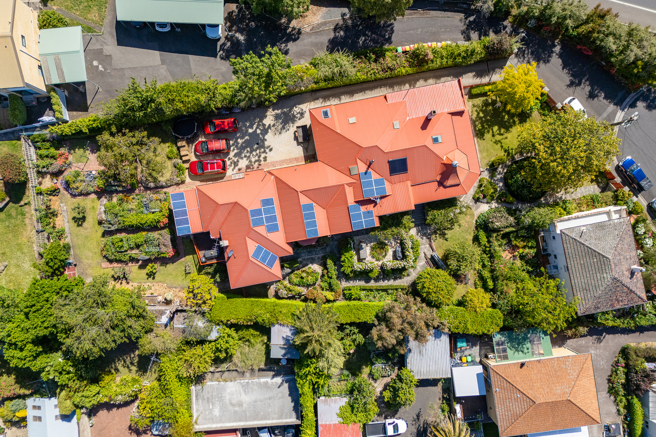 6-bedroom house at 5 Kendrick Court, Dynnyrne, TAS 7005, Hobart, Tasmania