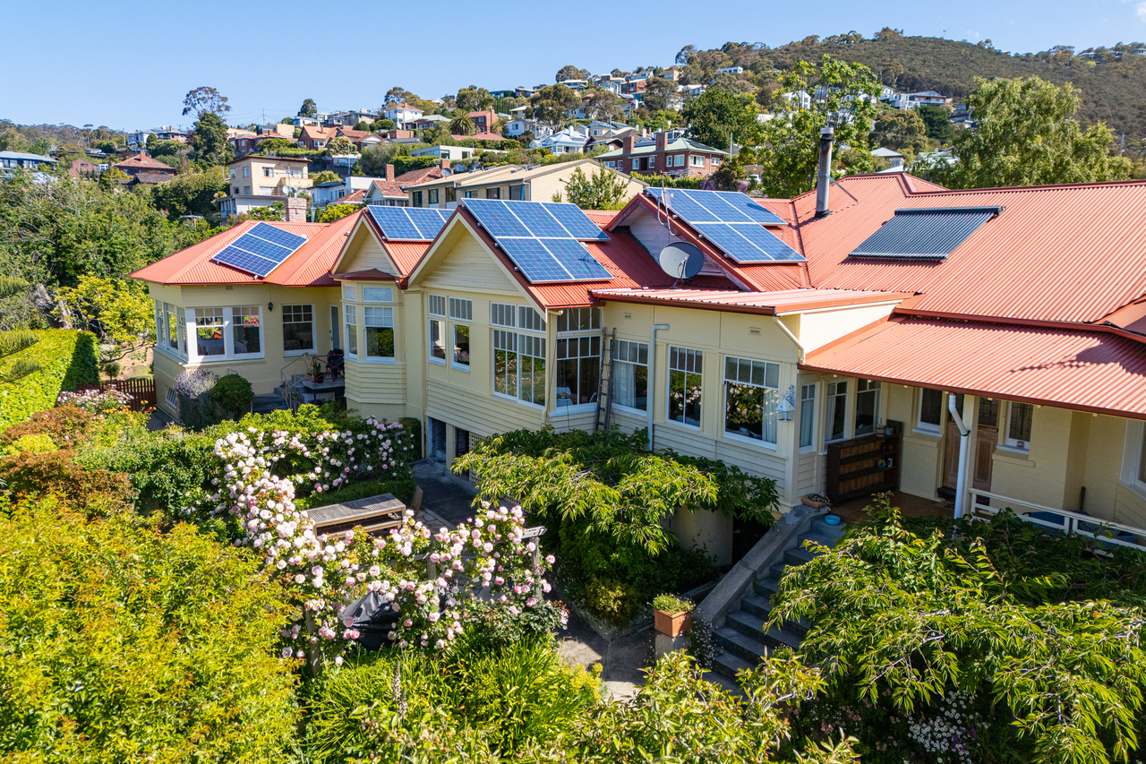 6-bedroom house at 5 Kendrick Court, Dynnyrne, TAS 7005, Hobart, Tasmania