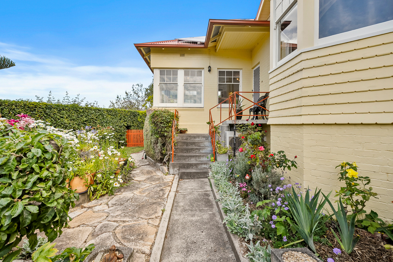 6-bedroom house at 5 Kendrick Court, Dynnyrne, TAS 7005, Hobart, Tasmania