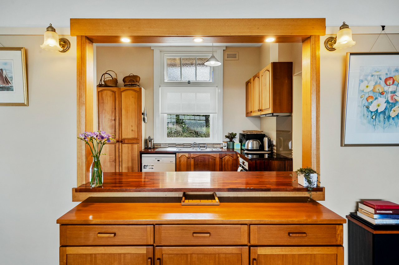 6-bedroom house at 5 Kendrick Court, Dynnyrne, TAS 7005, Hobart, Tasmania