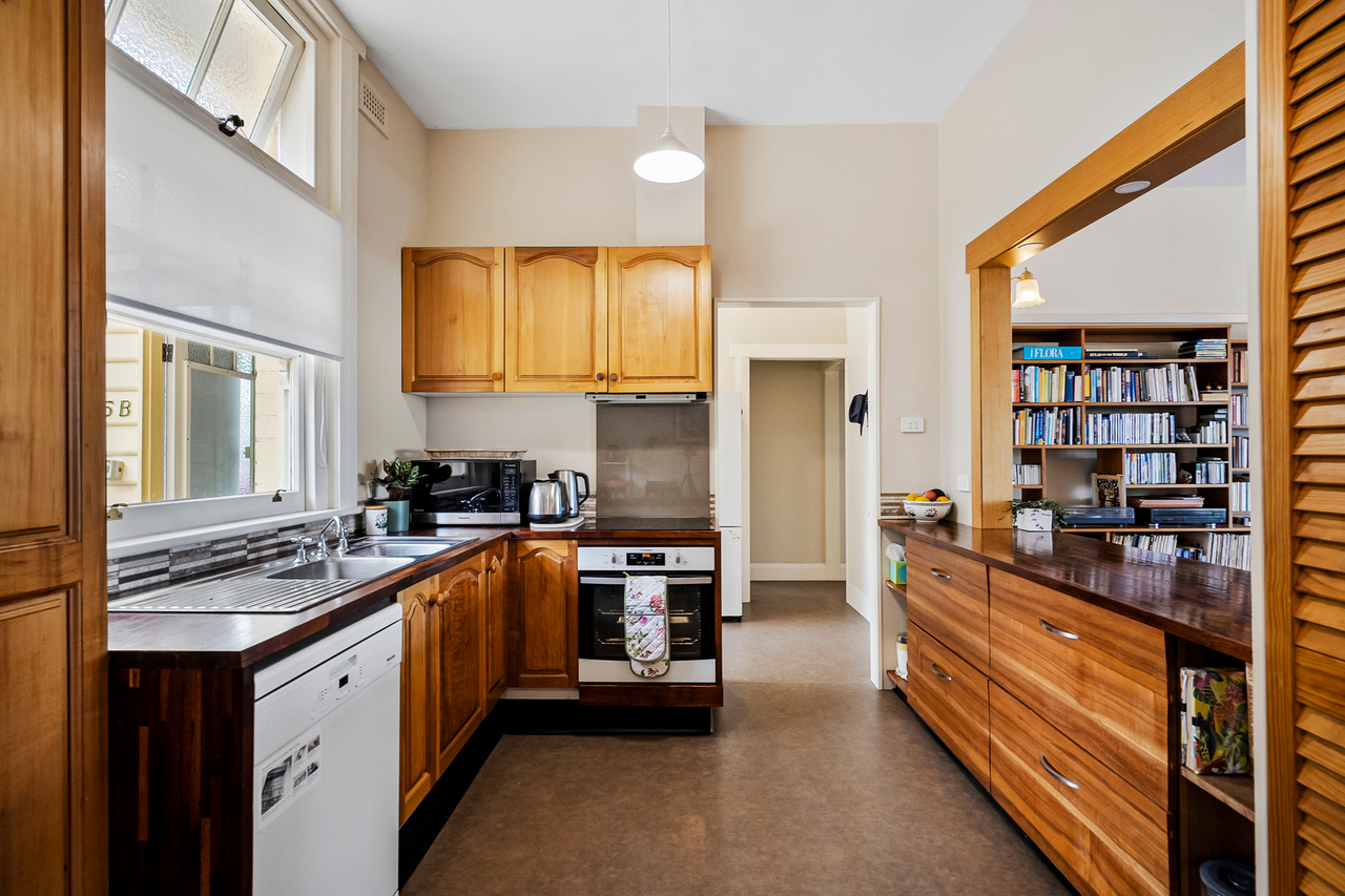 6-bedroom house at 5 Kendrick Court, Dynnyrne, TAS 7005, Hobart, Tasmania