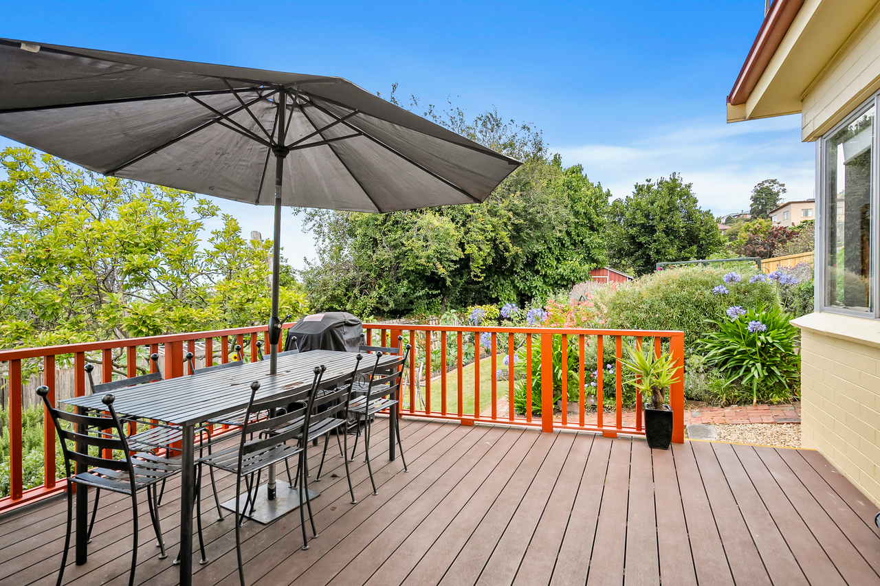 6-bedroom house at 5 Kendrick Court, Dynnyrne, TAS 7005, Hobart, Tasmania