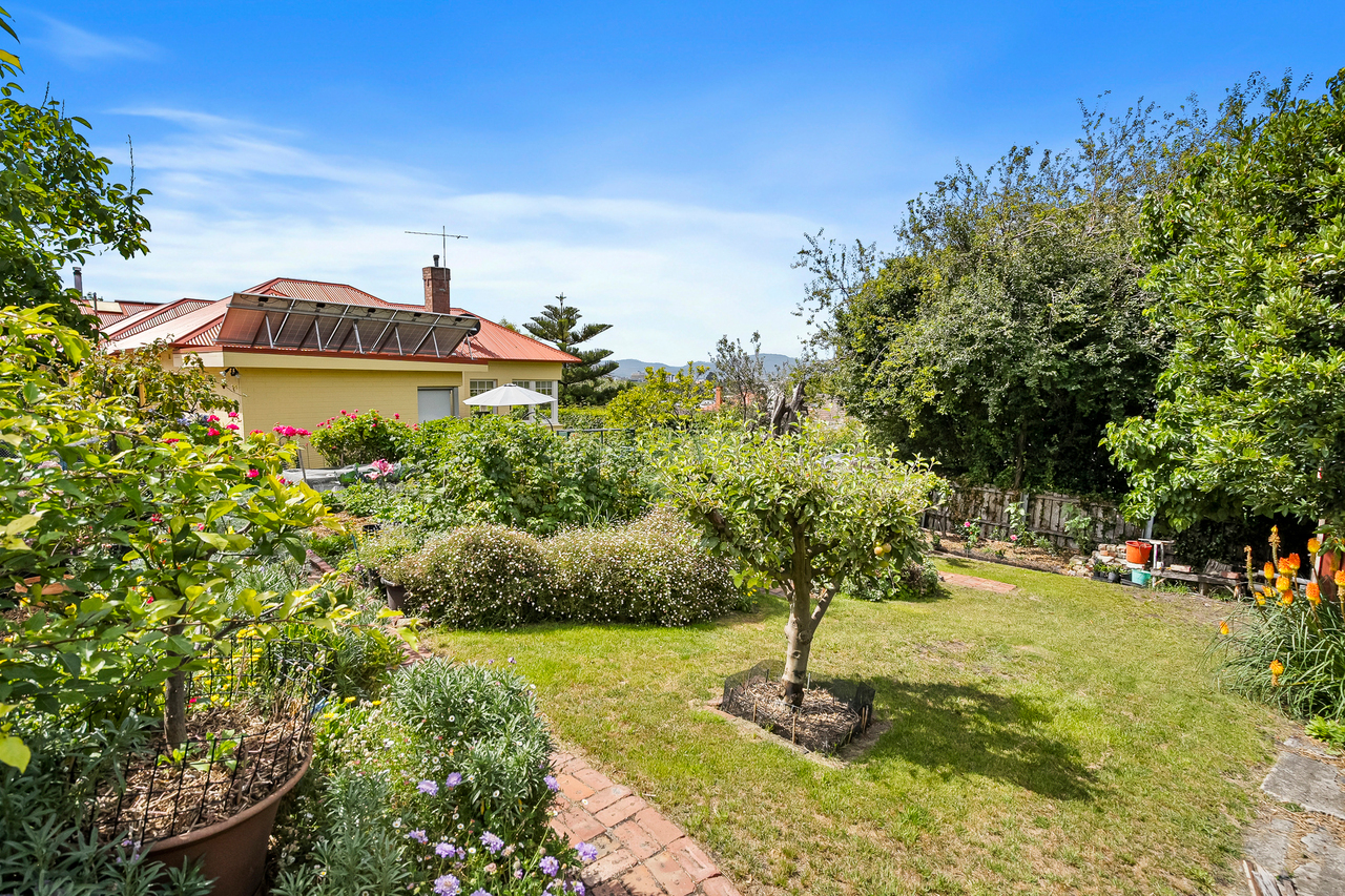6-bedroom house at 5 Kendrick Court, Dynnyrne, TAS 7005, Hobart, Tasmania