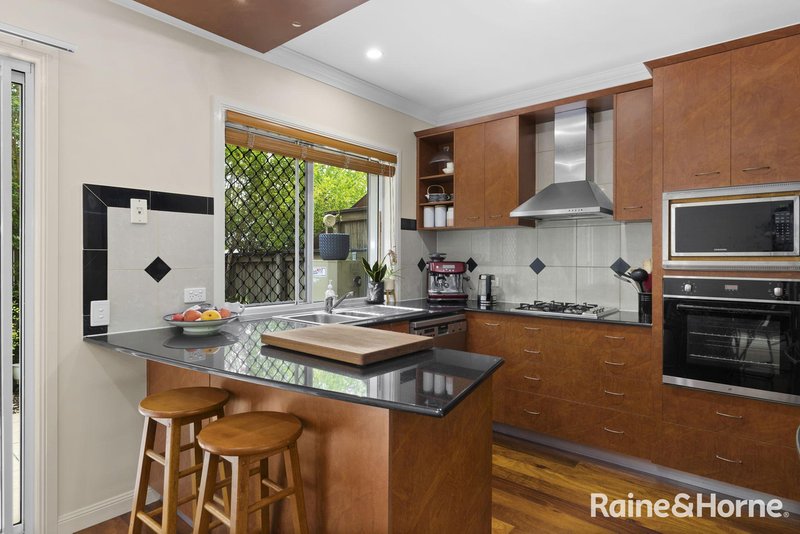 Photo - 5 Kensington Terrace, Toowong QLD 4066 - Image 4