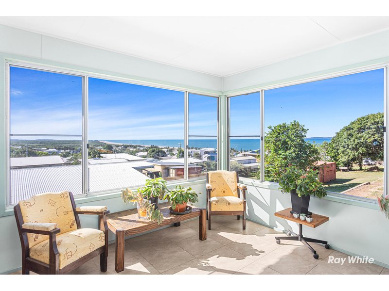 Photo - 5 Keppel Street, Meikleville Hill QLD 4703 - Image 1