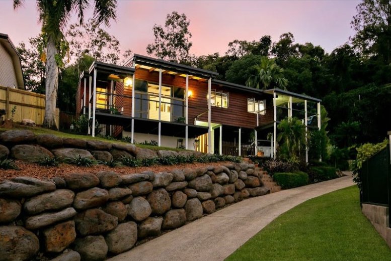 Photo - 5 Kimanne Close, Smithfield QLD 4878 - Image 3