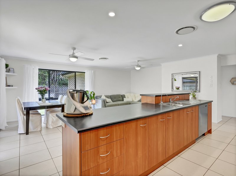 Photo - 5 Kimbolton Drive, Redland Bay QLD 4165 - Image 6