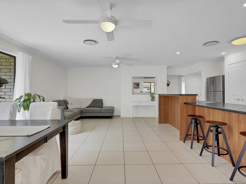 Photo - 5 Kimbolton Drive, Redland Bay QLD 4165 - Image 7