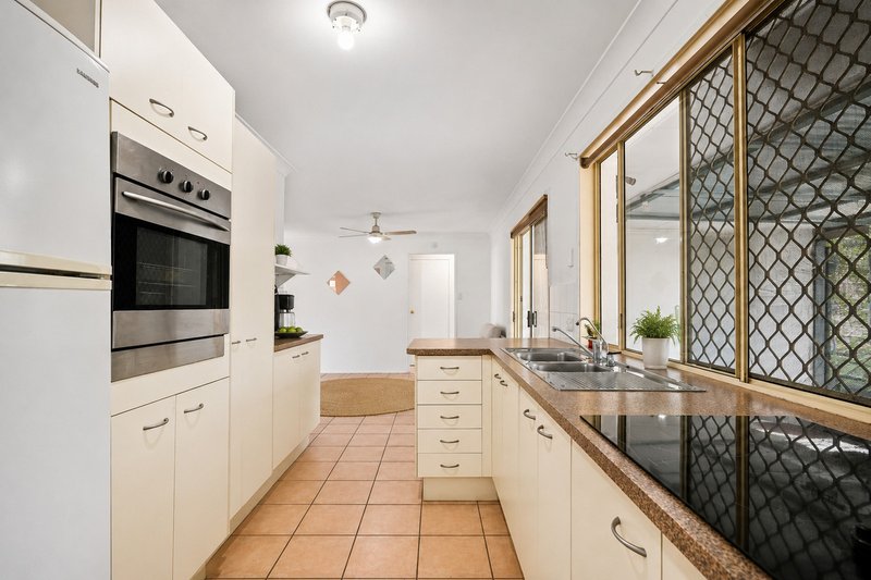 Photo - 5 Kingfisher Close, Runcorn QLD 4113 - Image 6