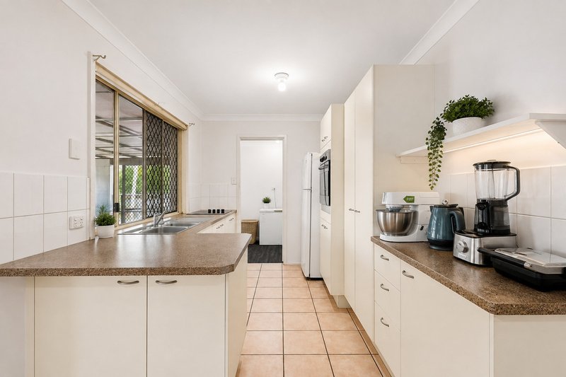 Photo - 5 Kingfisher Close, Runcorn QLD 4113 - Image 7