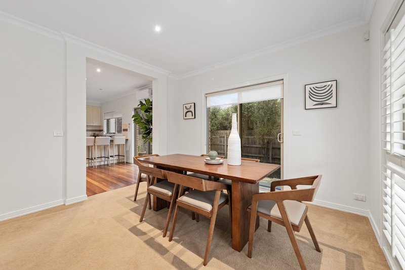 Photo - 5 Kingswood Rise, Box Hill South VIC 3128 - Image 5