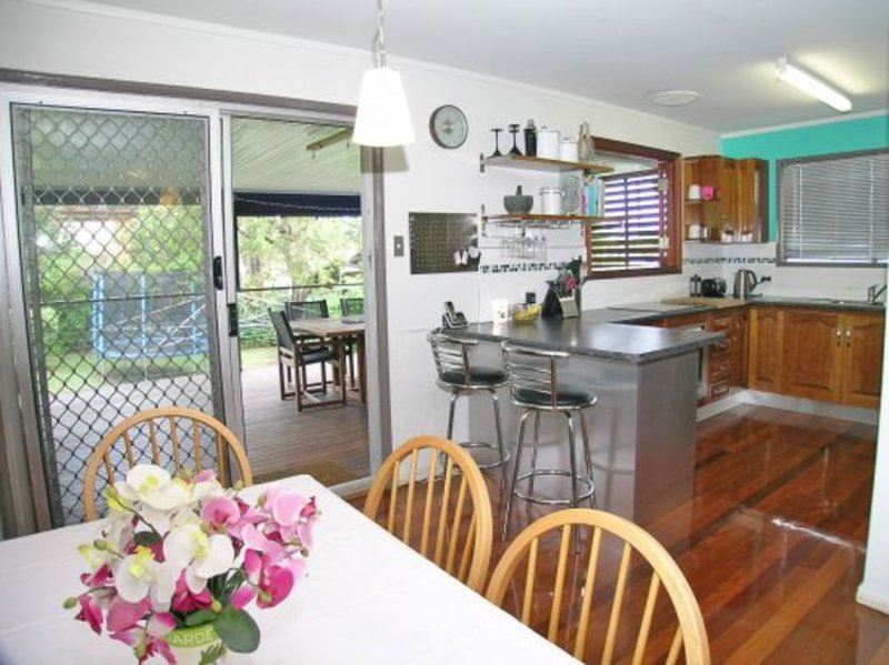 Photo - 5 Kingwell Street, Moorooka QLD 4105 - Image 2