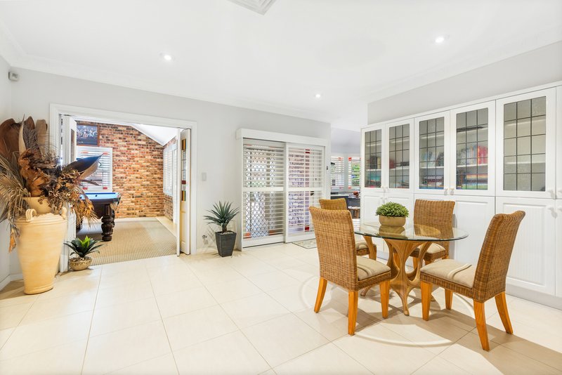 Photo - 5 Kirkton Place, Edensor Park NSW 2176 - Image 10