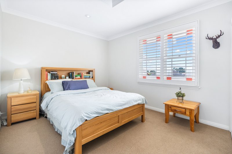 Photo - 5 Kirkton Place, Edensor Park NSW 2176 - Image 14