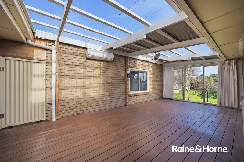 Photo - 5 Kirra Court, Springvale South VIC 3172 - Image 10