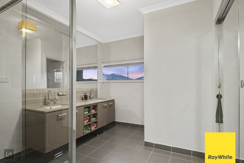 Photo - 5 Kirrama Street, Tarneit VIC 3029 - Image 11