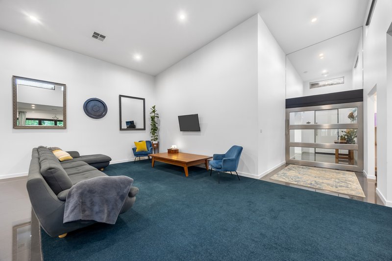 Photo - 5 Kirwan Close, Mount Clear VIC 3350 - Image 3